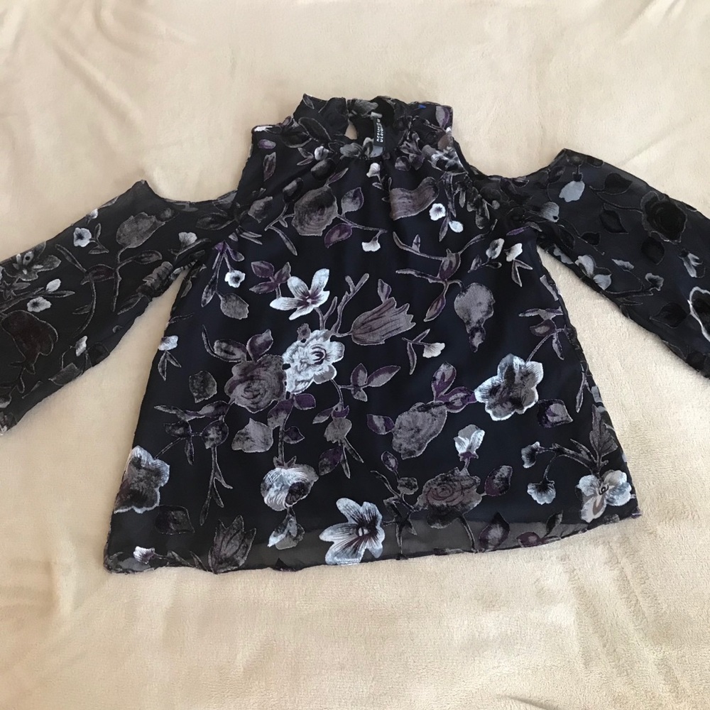 Design Lab Floral Cold Shoulder Top - Size XS - Picture 5 of 13